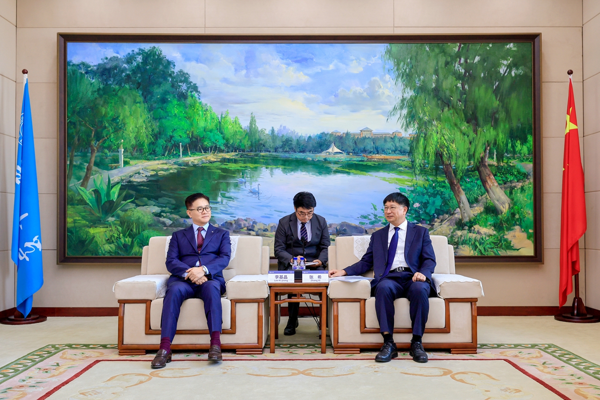 Jilin University President Zhang Xi Meets with Hanyang University President Lee Ki-jeong and Delegation